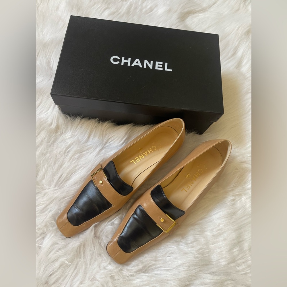Two toned Chanel shoes size 7.5